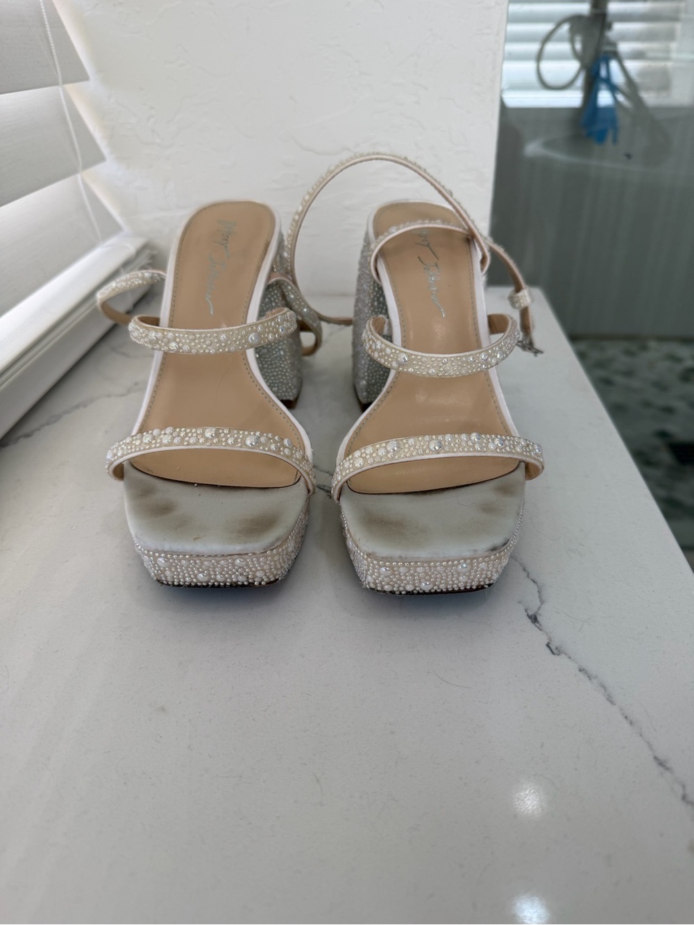 Betsey Johnson Denni Ivory Pearl Heel size 8 - Picture 7 of 9